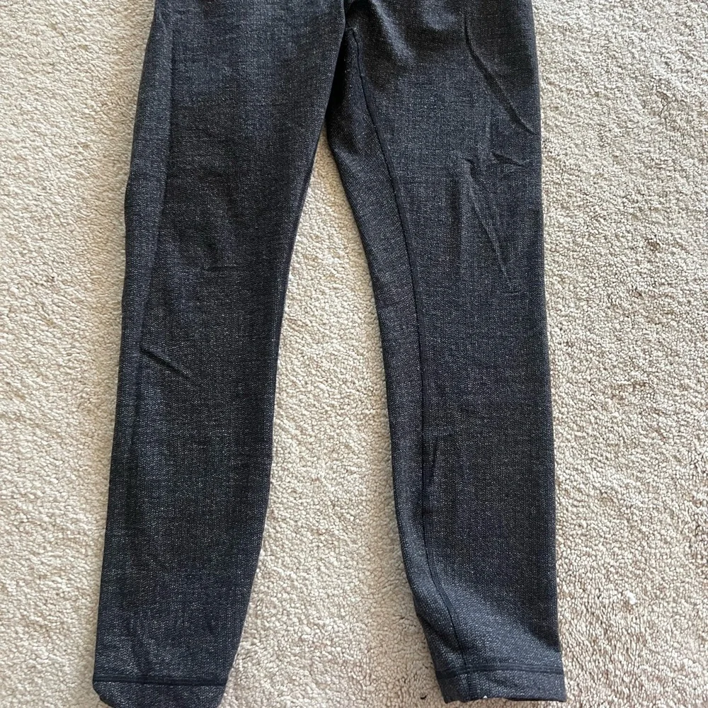Cozy Lululemon Wunder Under Gray Black 8 - Picture 6 of 6